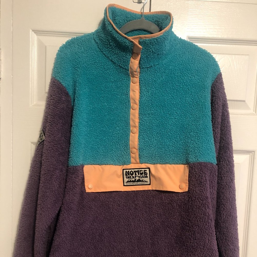 NOTICE The Reckless Chic Choc Fleece, Size Large